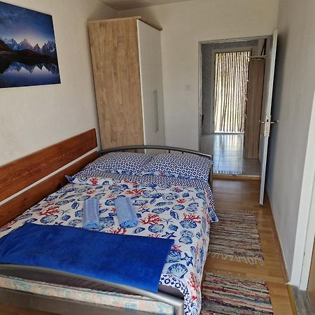 לופאר Apartments Nikol מראה חיצוני תמונה