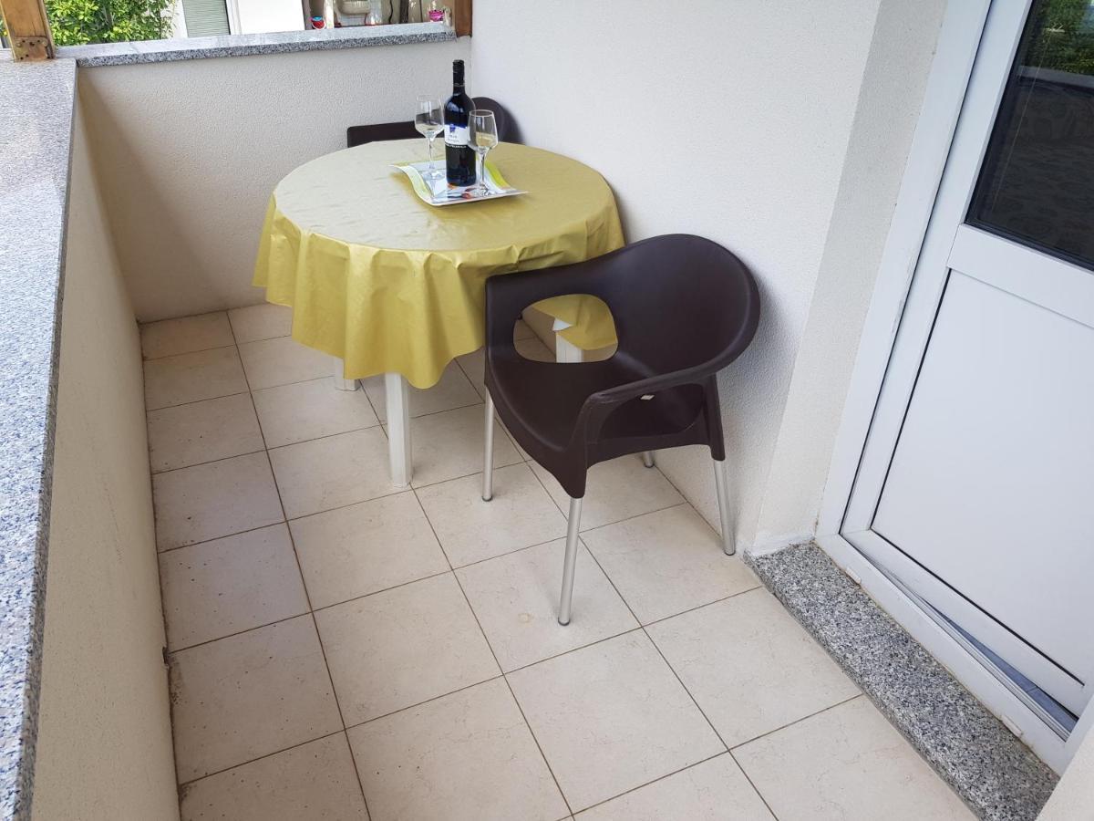 לופאר Apartments Nikol מראה חיצוני תמונה
