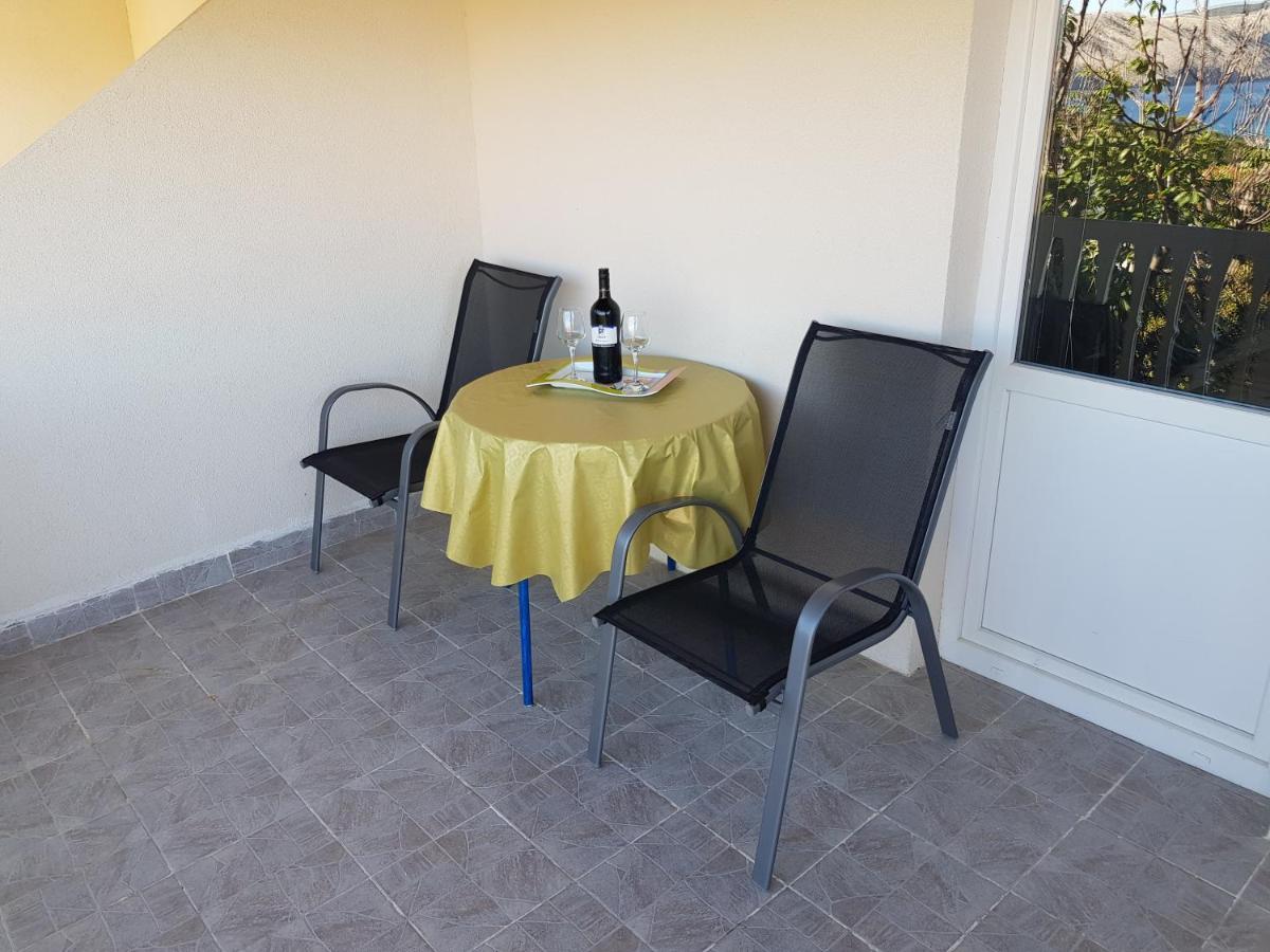 לופאר Apartments Nikol מראה חיצוני תמונה