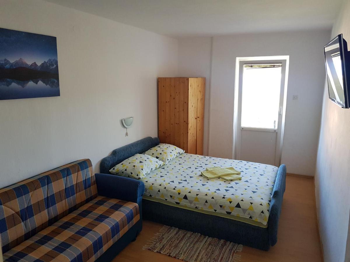 לופאר Apartments Nikol מראה חיצוני תמונה